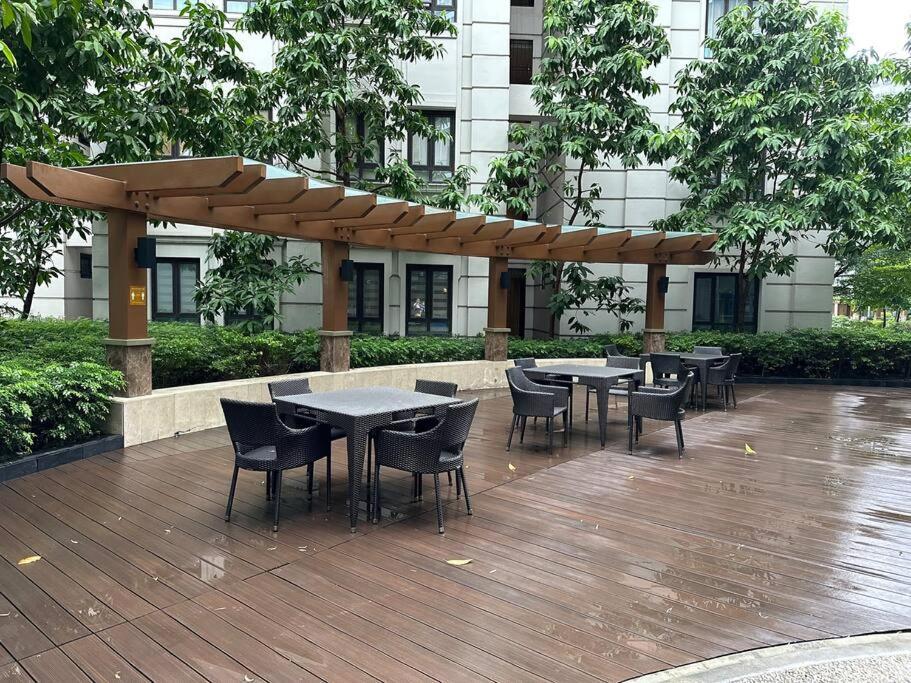 Airport Naia Terminal 3 Insane Interior Apartment Manila Exterior foto