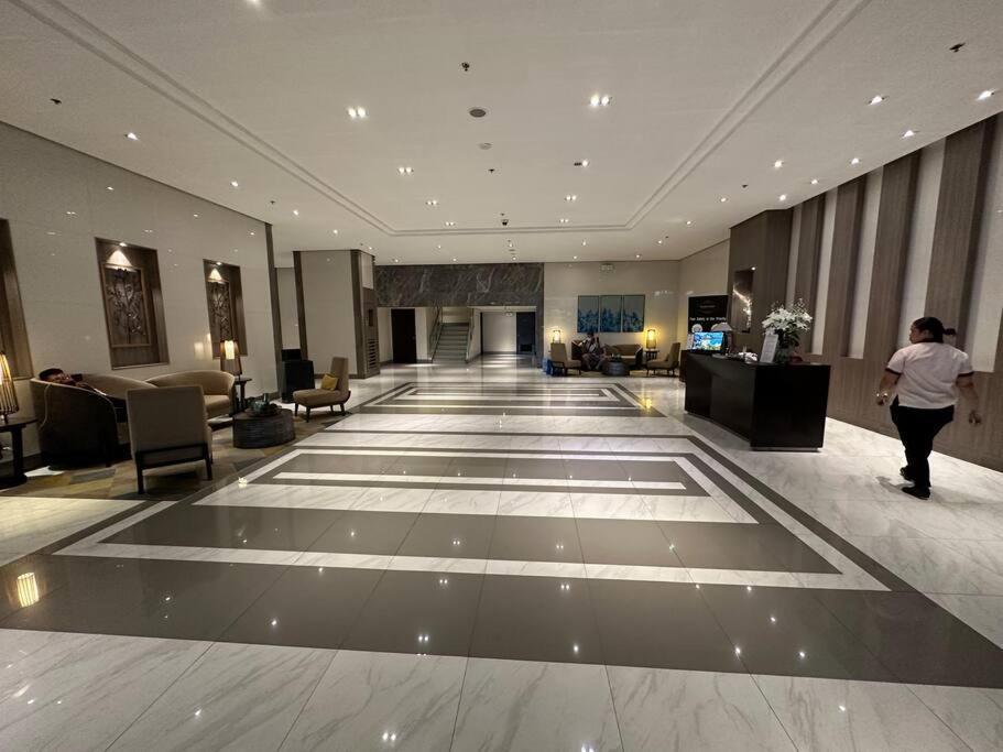 Airport Naia Terminal 3 Insane Interior Apartment Manila Exterior foto