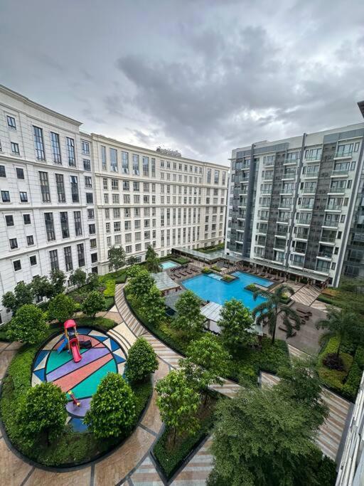Airport Naia Terminal 3 Insane Interior Apartment Manila Exterior foto